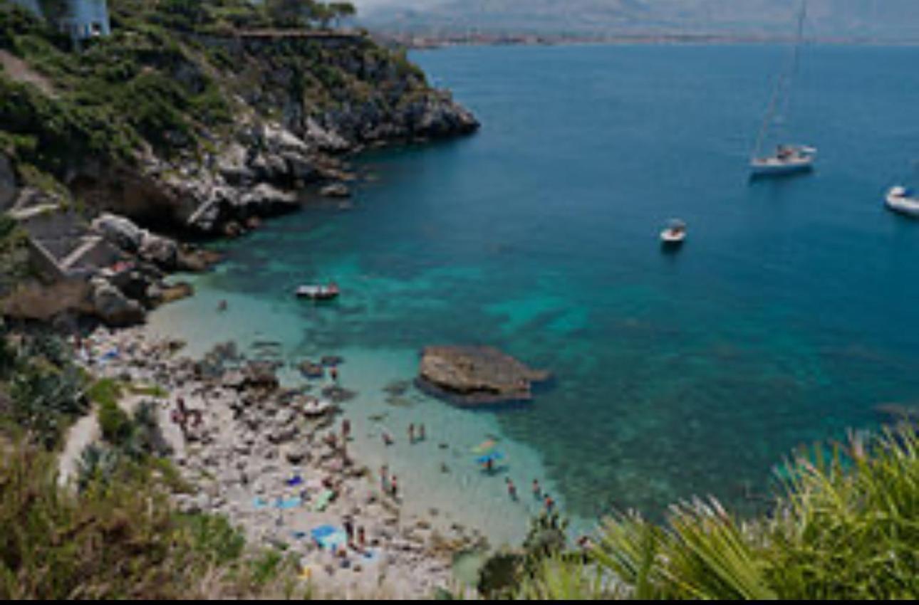 La Riva - Seashore Bagheria Bagian luar foto